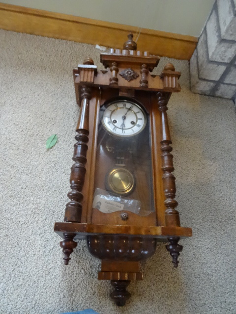 lot 13 image: Vintage Wall Hanging Clock