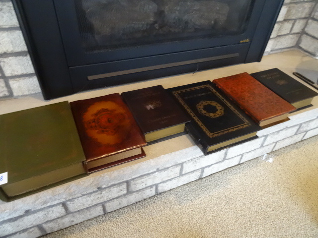 lot 18 image: Set Of Decorative Faux BooksBoxes  (6)