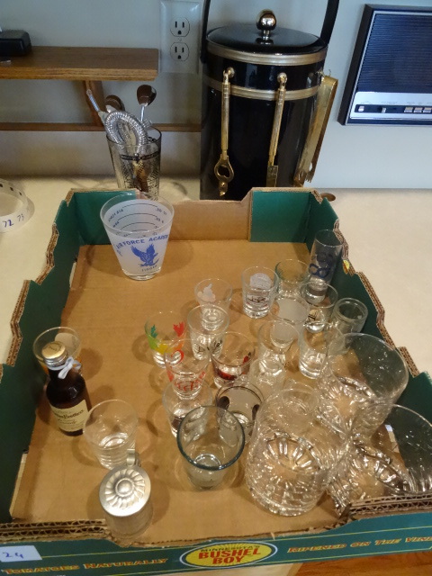 lot 24 image: Pleather Ice Bucket WTools,