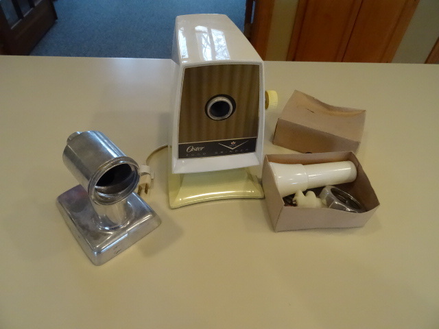 lot 36 image: Oster MeatFood Grinder