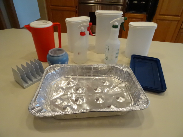 lot 38 image: Misc Plastic Kitchen Ware