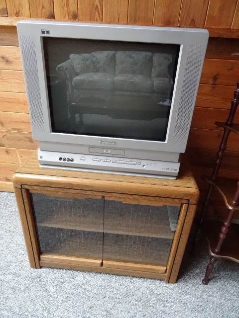 lot 64 image: Panasonic TVDVD Player WStand