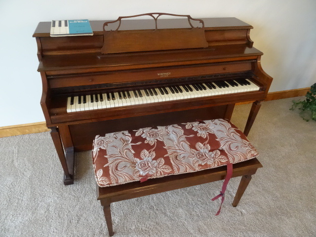 lot 82 image: Piano WBench & Pad