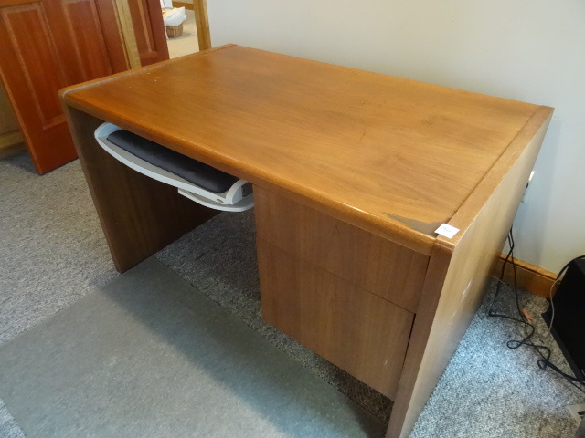 lot 90 image: Solid Wood Desk W2 Drawers