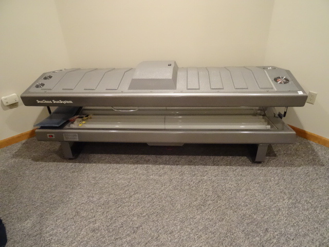 lot 114 image: Suntan Sun System Tanning Bed