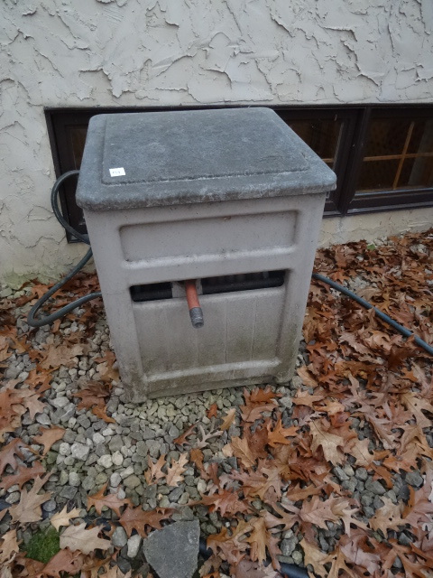 lot 154 image: Suncast Hose Reel