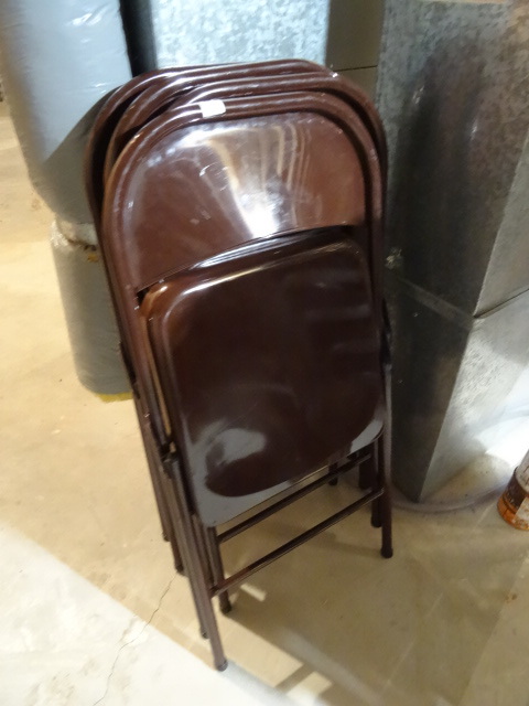 lot 181 image: 4 Metal Folding Chairs