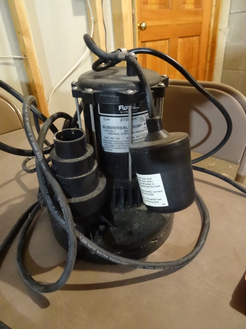 lot 186 image: Flotect Submersible Sump Pump
