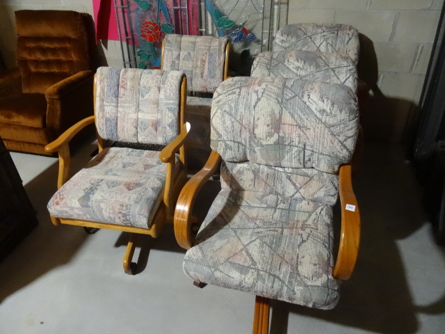 lot 188 image: 5 Upholstered Dinette Chairs On Wheels