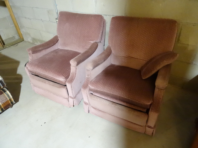 lot 197 image: Pair Of Recliners Plush Backs