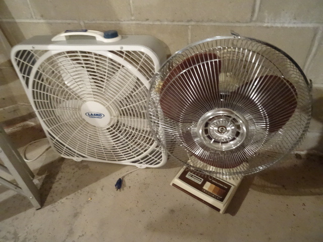lot 204 image: Box Fan And Table Top Oscillating Fan