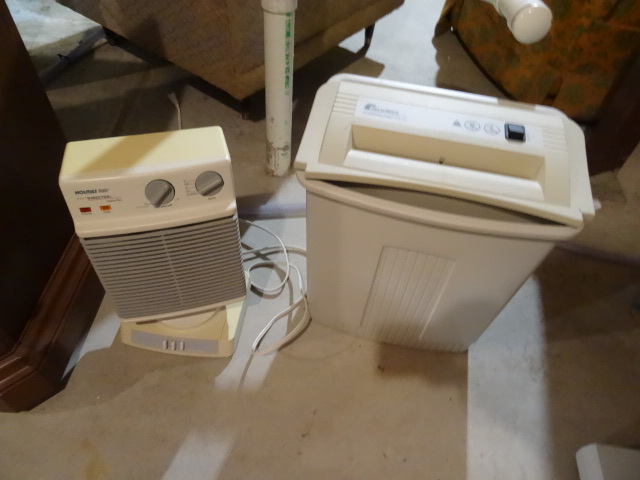 lot 208 image: Fellow Paper Shredder, Holmes Heater