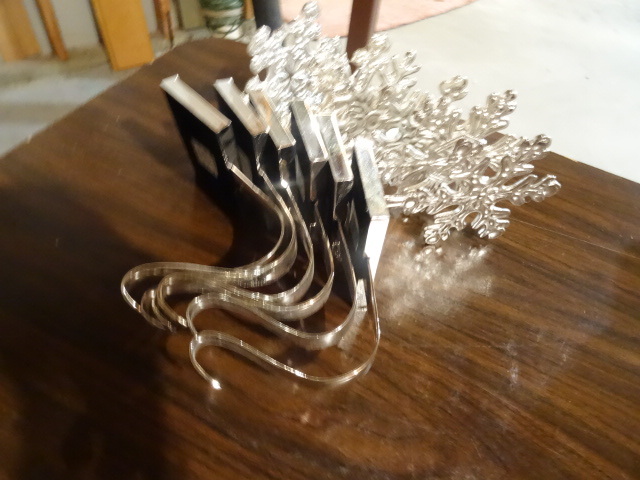 lot 253 image: 6 Christmas Mantel Stocking Holders
