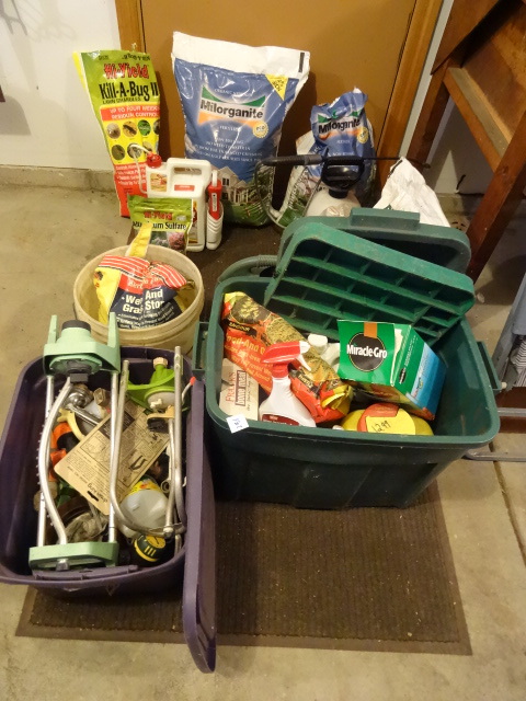 lot 286 image: Misc Lawn Care Products Sprinklers,