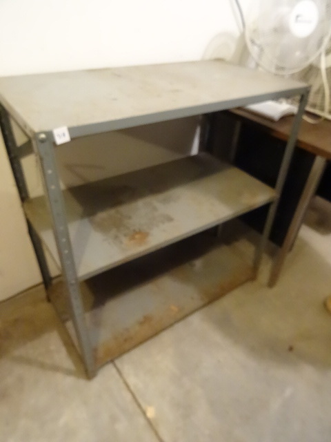 lot 318 image: Metal Shelving Unit 36 X 18 X 38