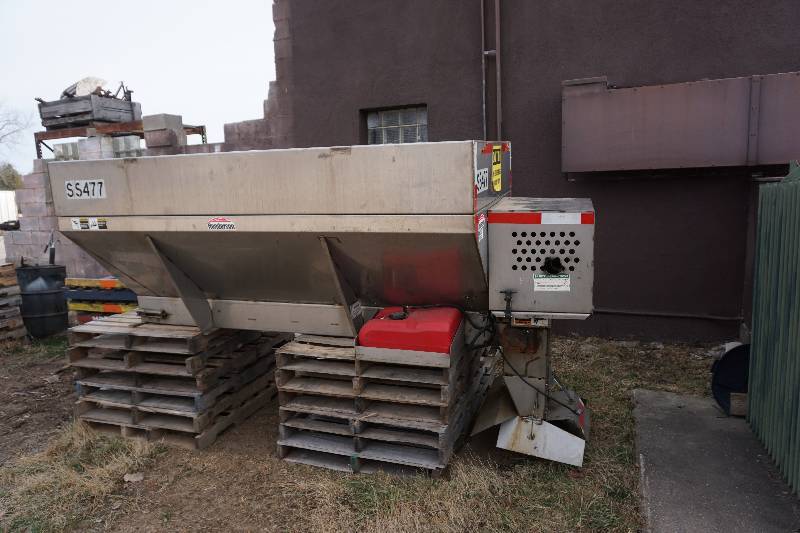 lot 2 image: Henderson Model 8X304SS Stainless Steel Truck Bed SandSalt Spreader