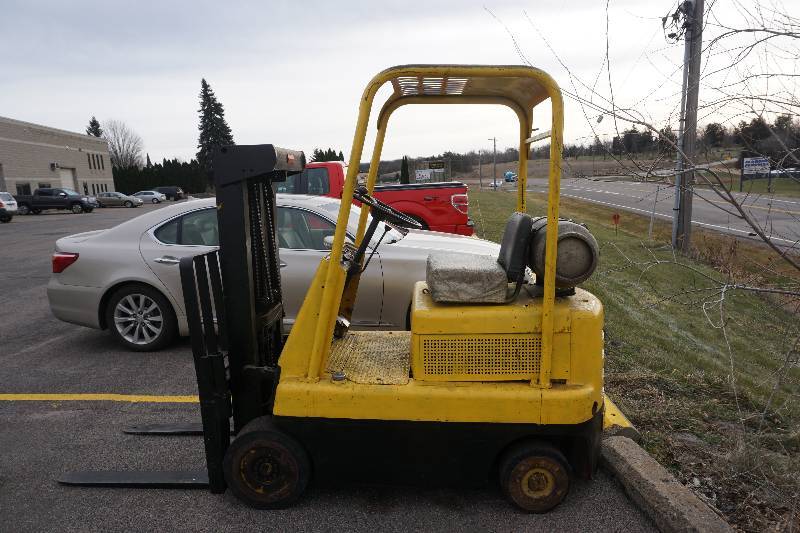 lot 3 image: Hyster Model S40B Propane Powered Fork Lift