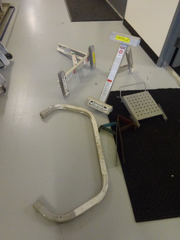 Werner Ladder Jacks (2) Model 10-20-02