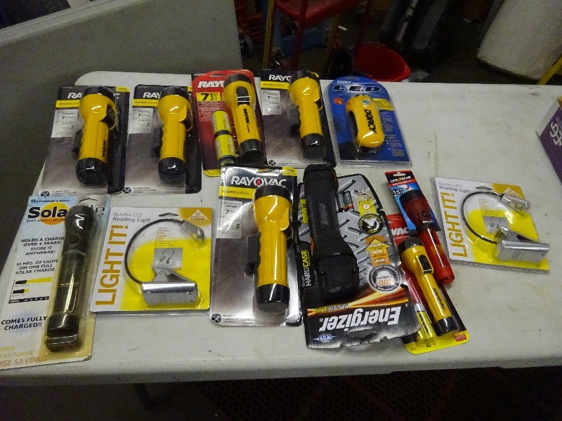Lot of 12 Flashlights