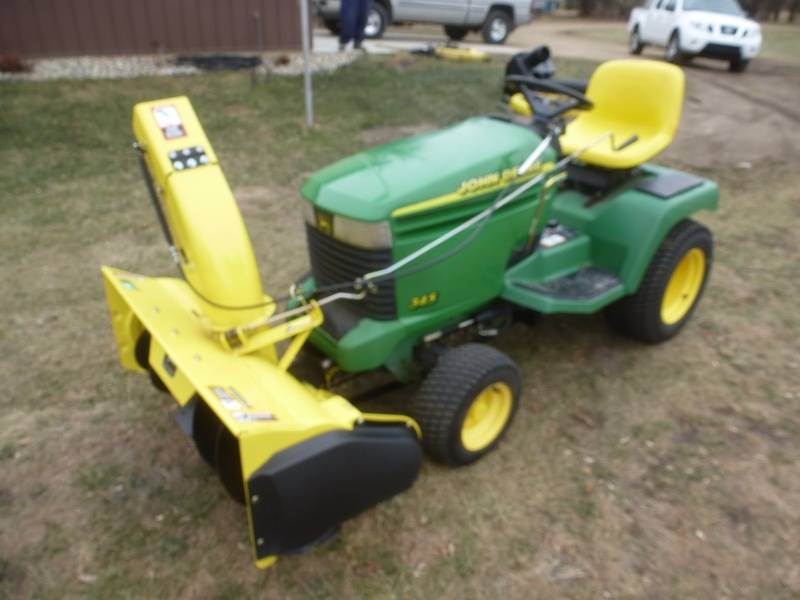 John Deere 345 Lawn Tractor