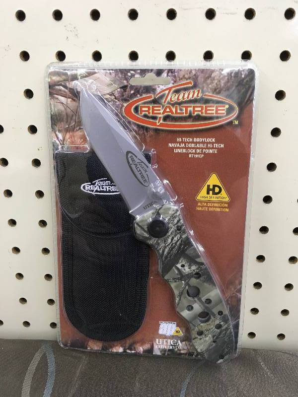lot 43 image: Body Lock Knife, MSRP $29.99
