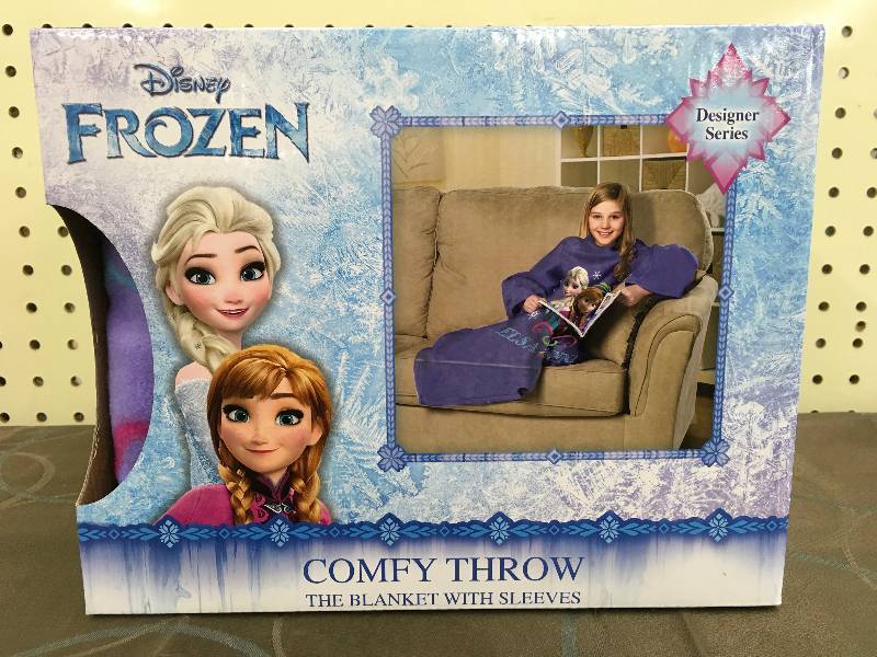 lot 44 image: Disney Frozen AnnaElsa Comfy Throw--Youth, MSRP $21.24