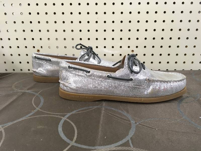 lot 9 image: Sperry AO METALLIC PYTHON Silver 8.5, MSRP $35.69