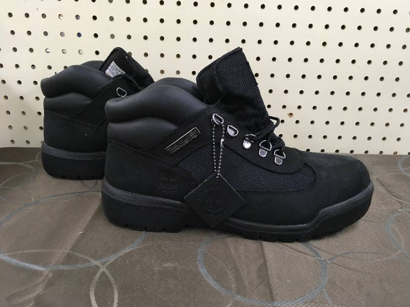 lot 10 image: Timberland MN Field Boot FL W Black 9.5, MSRP $175.99