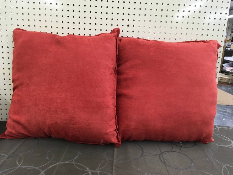 lot 39 image: Faux Suede 22 Dec Pillow Set Tangerine, MSRP $34.99