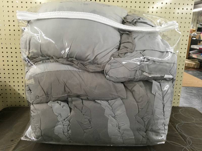 lot 48 image: CIRCLE RUFFLE 30PC COMFORTER SET Gray Queen, MSRP $319.99