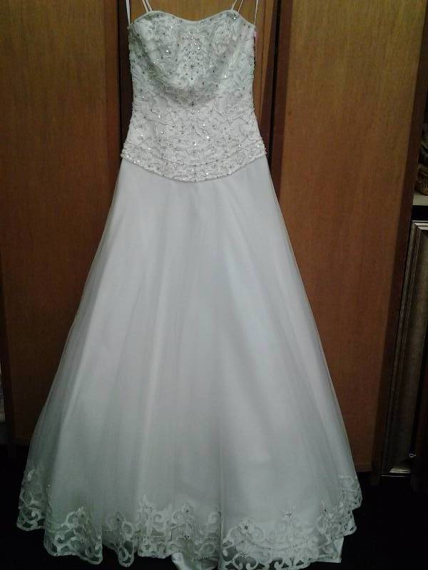 lot 20 image: Allure Ivory Rhinestone Shimmer Tulle Size 12