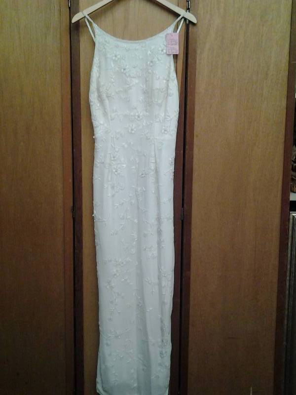 lot 23 image: Scala Size 10 Beaded