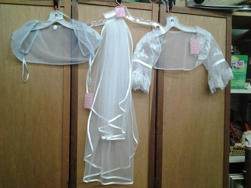 lot 31 image: 2-Tulle Jackets, 1-Veil