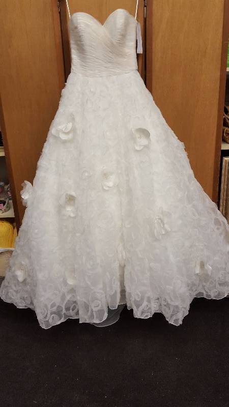 lot 1 image: Mori Lee Ivory Ruffle Petals With Rhinestone Size 10