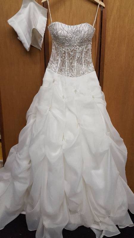 lot 7 image: Dinehs Collection Beaded Sequin Rhinestone Sparkle With Optional Sheer Midriff - Size 8