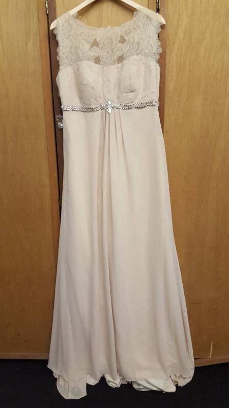 lot 4 image: No Brand Beige Rhinestone Size 14