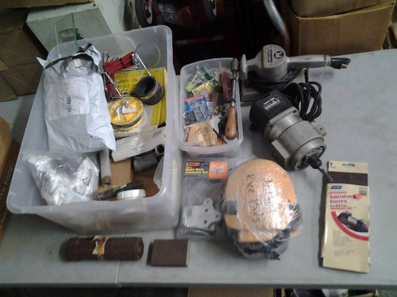 Porter Cable Router, Sander, Knee Pads, Tub Of Hardware