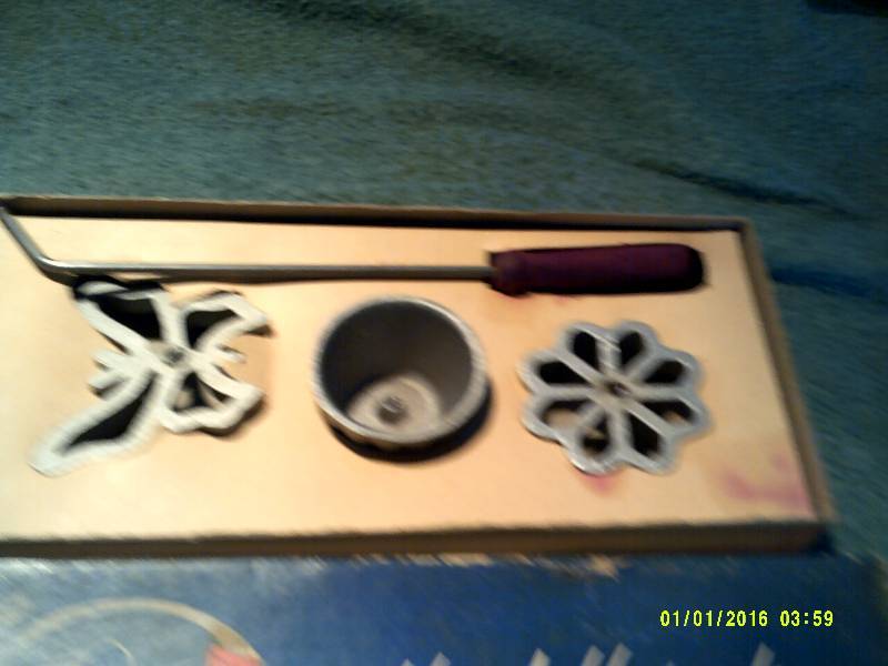ANTIQUE HOSTESS KIT