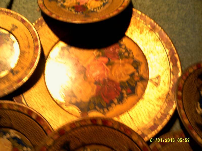 7 PC METAL DECRATIVE PLATES