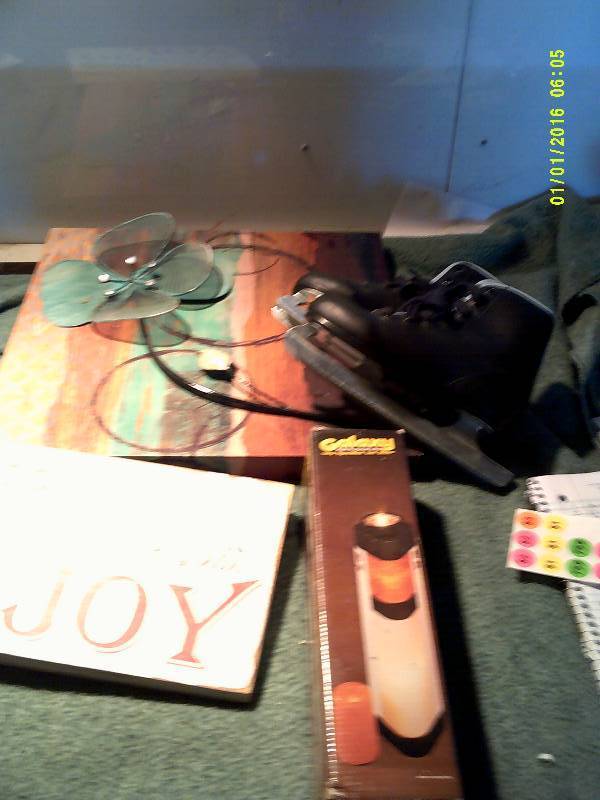 CHILDS SKATES, HOME DECORE,WAND LAMP