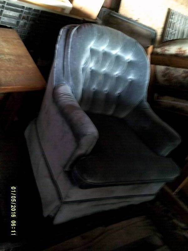 BLUE SWIVEL ROCKING CHAIR
