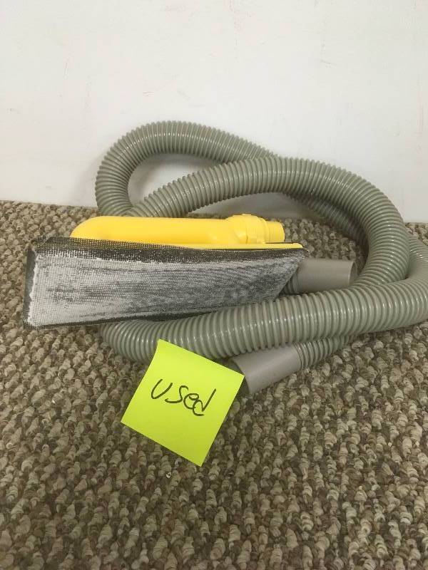 lot 69 image: USED - Hyde 6 ft. Hose Dust-Free Drywall Hand Sander