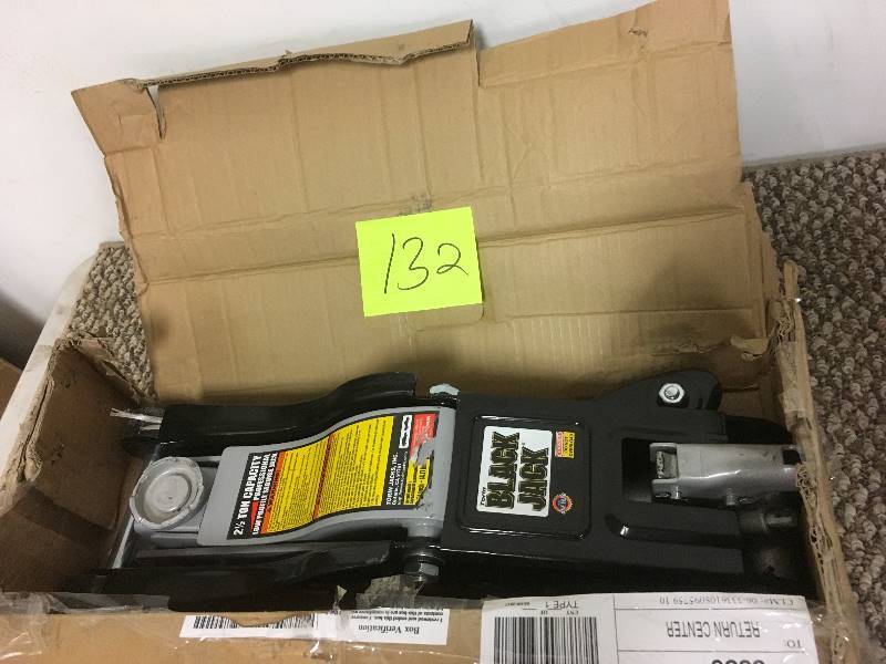 lot 132 image: Black Jack 2 12 Ton Low Profile Service Jack