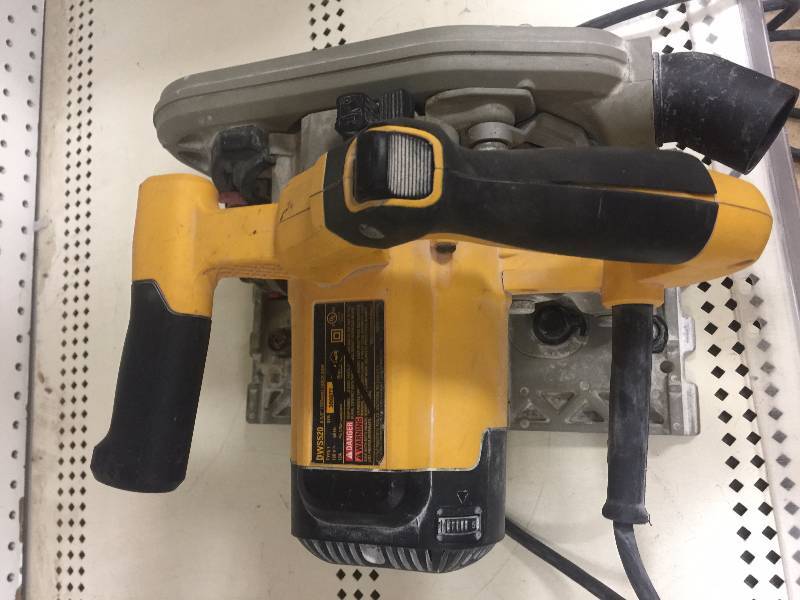 lot 145 image: DEWALT 6-12 in. (165 mm) Track Saw Kit in good working conditions