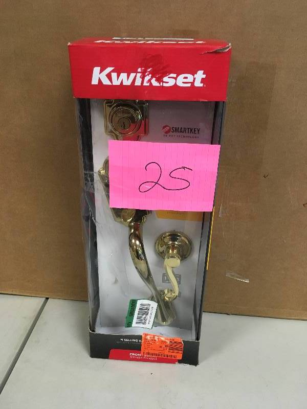 lot 25 image: Kwikset 98001-102 Antique Brass Smartkey Shelburne Handleset With Juno Knob