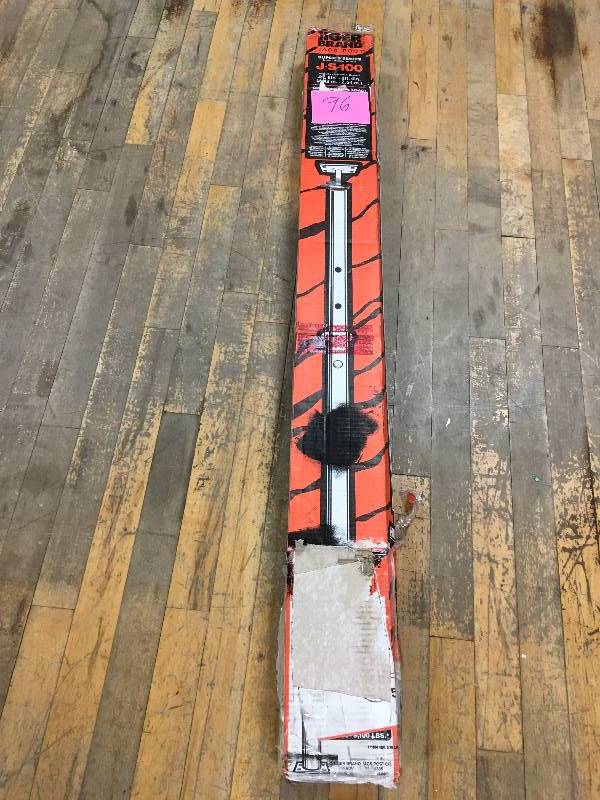 lot 96 image: Tiger Brand Jack Post JS-100 4 ft. 8 inch - 8 ft. 4 inch 15 Gauge Adjustable Jack Post