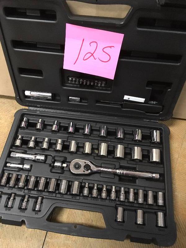 lot 125 image: DeWalt 60 piece Socket Set
