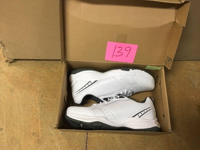 lot 139 image: Leather Sneakers b Kirkland Signature Classic Tennis Shoes size 13 new