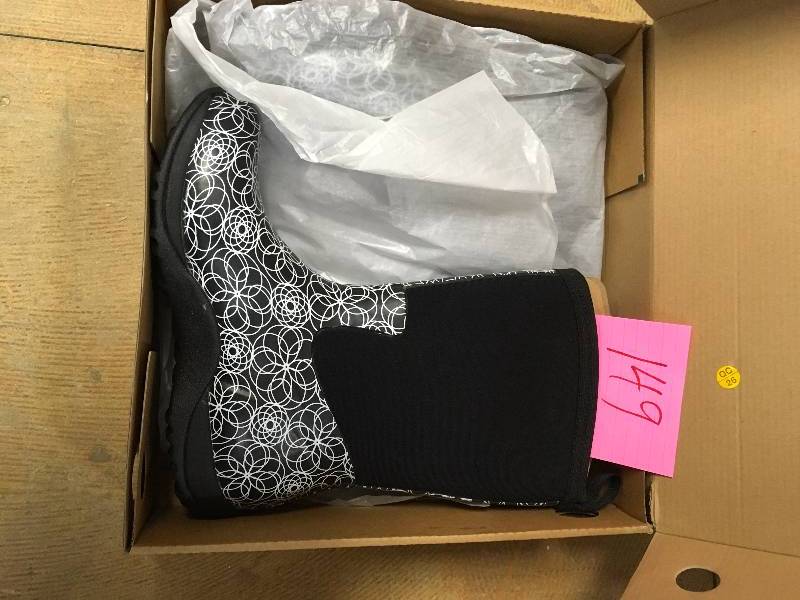 lot 149 image: The Original  Muck Boot Company Arctic Weekend Casual All-Purpose Winter Boots us 9 womens new
