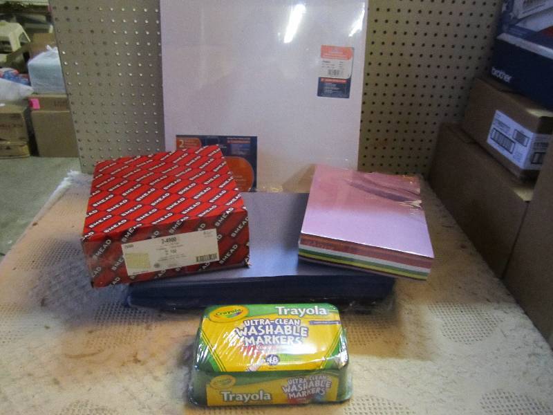 lot 39 image: Mixed Lot Construction Paper 2pk Fo...